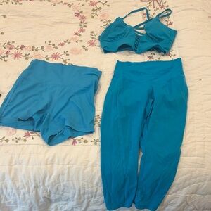 Buffbunny BUNDLE Bra, Shorts, Capris Blue